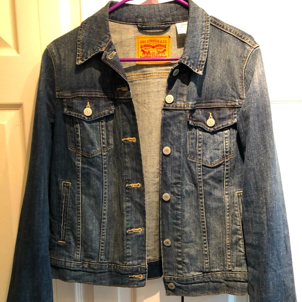 Levi jean jacket for women